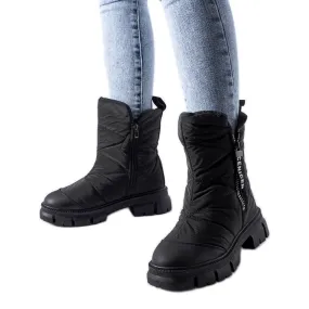 Black insulated quilted Antonina snow boots